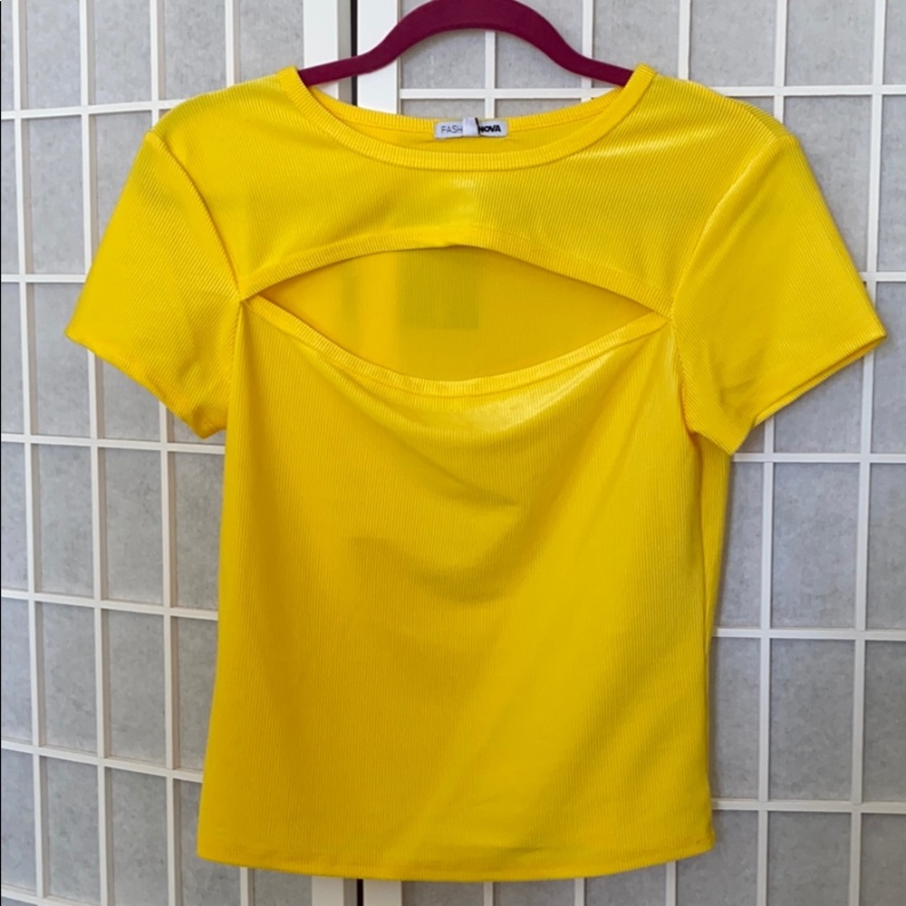 FASHIONNOVA Keep Me Pleased Cut Out Top